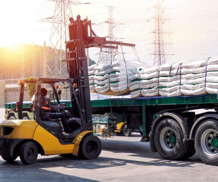 Nous transportons des matériaux en vrac pour l’aménagement paysager.